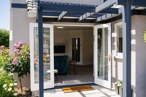 Photo of property in 10 Cliffs Road, Saint Clair, Dunedin, 9012