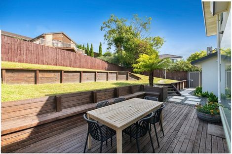 Photo of property in 24 Goldfinch Rise, Unsworth Heights, Auckland, 0632