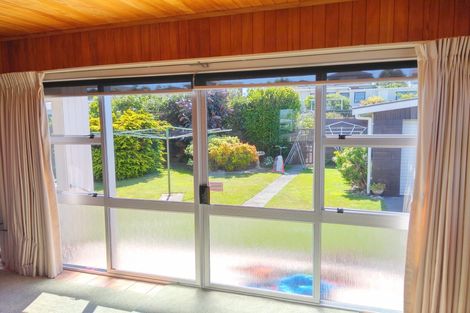 Photo of property in 9 Riversdale Drive, Merrilands, New Plymouth, 4312