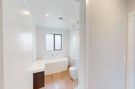 Photo of property in 15 Oldfield Lane, Marton, 4710