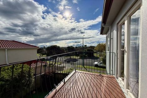 Photo of property in 84 Moyrus Crescent, East Tamaki Heights, Auckland, 2016