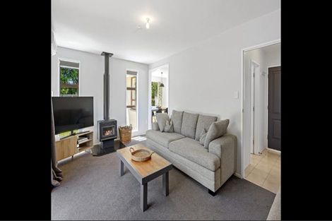 Photo of property in 16 Torlesse Crescent, Darfield, 7510