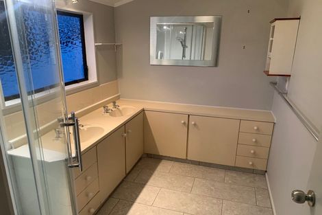 Photo of property in 1/165 Oaktree Avenue, Browns Bay, Auckland, 0630