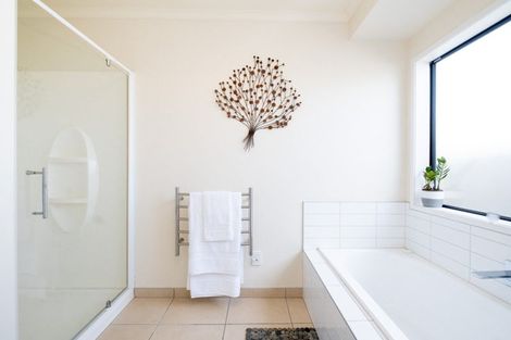 Photo of property in 3 Waitaha Place, Clive, 4102