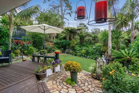 Photo of property in 99 John Downs Drive, Browns Bay, Auckland, 0630