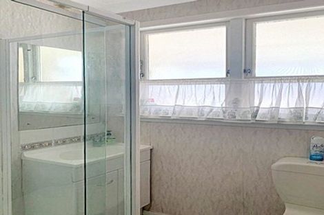 Photo of property in 21 Karaka Crescent, Levin, 5510