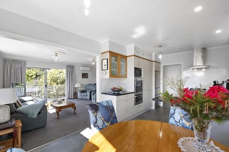 Photo of property in 6 Te Mara Place, Merrilands, New Plymouth, 4312