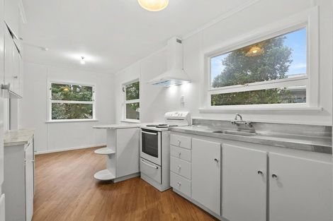 Photo of property in 19 Plumley Crescent, Mangere, Auckland, 2022