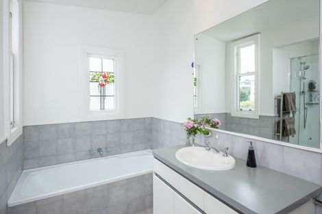 Photo of property in 33 Hobson Crescent, Thorndon, Wellington, 6011