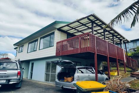 Photo of property in 2/22 Athena Drive, Totara Vale, Auckland, 0629