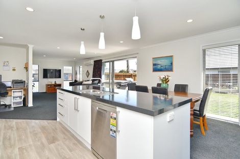 Photo of property in 34 Puhara Avenue, Parklands, Christchurch, 8083