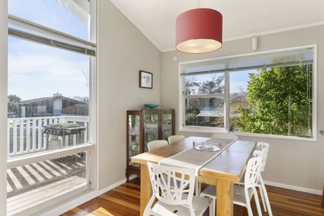 Photo of property in 29 Churton Drive, Churton Park, Wellington, 6037