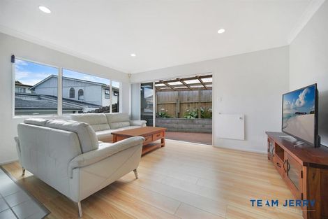 Photo of property in 2/9 Mccrystal Avenue, Bucklands Beach, Auckland, 2012