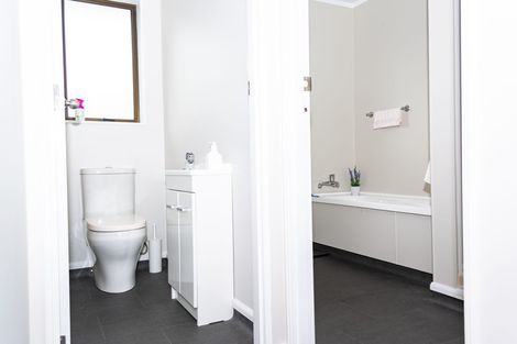 Photo of property in 5a Massey Street, Westown, New Plymouth, 4310