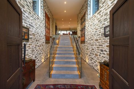 Photo of property in 28 Kennedy Crescent, Wanaka, 9305