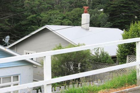 Photo of property in 15 Jackson Street, Island Bay, Wellington, 6023