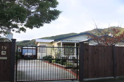 Photo of property in 19 Wainui Road, Waiwhetu, Lower Hutt, 5010