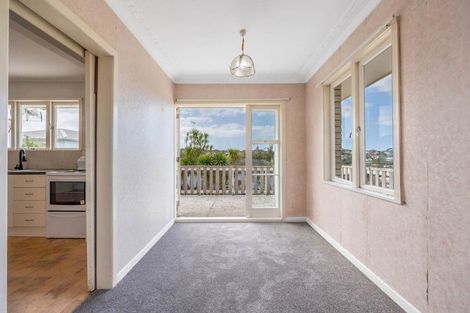 Photo of property in 55 Corunna Road, Milford, Auckland, 0620