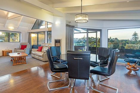 Photo of property in 1/7 Whitby Crescent, Mairangi Bay, Auckland, 0630