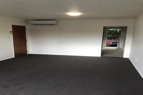 Photo of property in 4/210 Newlands Road, Newlands, Wellington, 6037