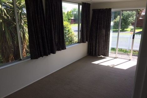 Photo of property in 12 Damian Way, Weymouth, Auckland, 2103