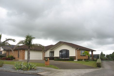 Photo of property in 28 Greig Place, Pukekohe, 2120
