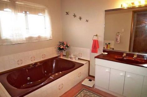 Photo of property in 10 Westpark Drive, West Harbour, Auckland, 0618