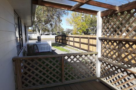 Photo of property in 4 Bryce Place, Kelvin Grove, Palmerston North, 4414