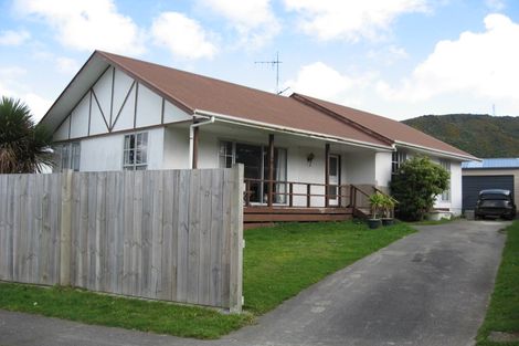 Photo of property in 333 Wellington Road, Wainuiomata, Lower Hutt, 5014