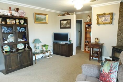 Photo of property in 2 Teal Place, Selwyn Heights, Rotorua, 3015