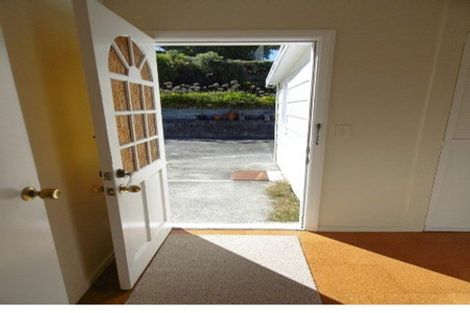 Photo of property in 15 Sunset Parade, Plimmerton, Porirua, 5026