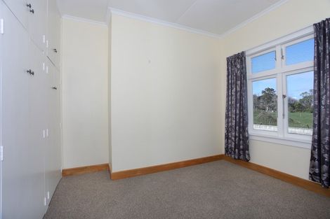 Photo of property in 1 Frood Street, Bulls, 4818