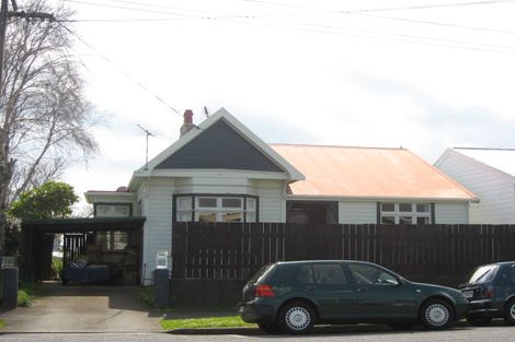 Photo of property in 24 Fulford Street, New Plymouth, 4310