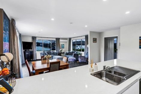 Photo of property in 15 Keene Drive, Bell Block, New Plymouth, 4312