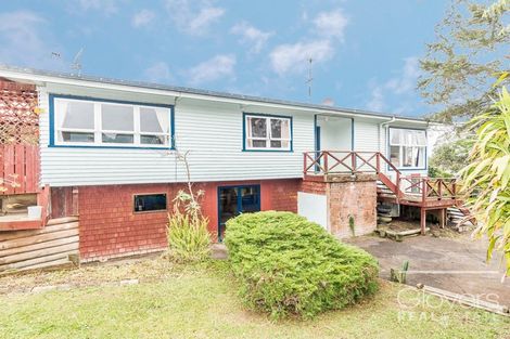 Photo of property in 5 Thuja Street, Green Bay, Auckland, 0604