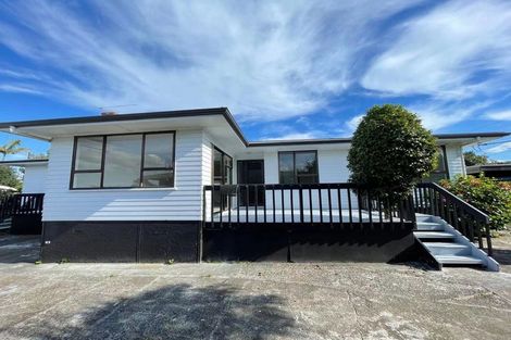 Photo of property in 128 Cobham Crescent, Kelston, Auckland, 0602