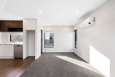 Photo of property in 4/79 Edmonton Road, Henderson, Auckland, 0612