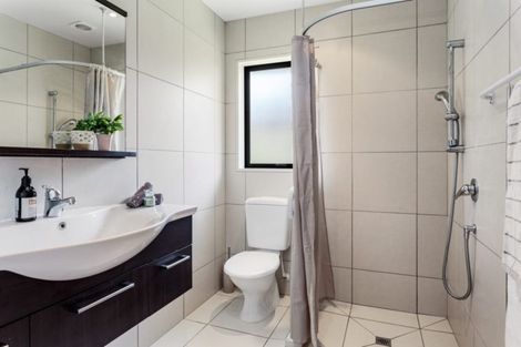 Photo of property in 2b Bevin Place, Bryndwr, Christchurch, 8053