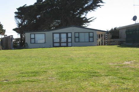 Photo of property in 17 Te Kiri Street, Himatangi Beach, Foxton, 4891