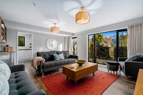 Photo of property in 8b Minaret Ridge, Wanaka, 9305