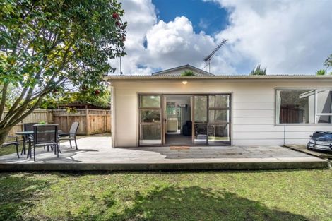 Photo of property in 1/34 Drome View Place, Beach Haven, Auckland, 0626