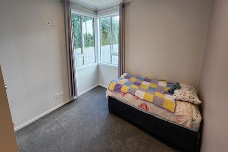 Photo of property in 48 Omata Road, Marfell, New Plymouth, 4310