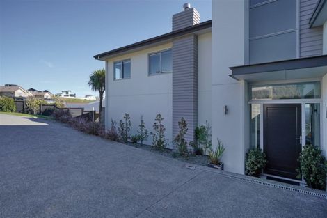 Photo of property in 5 Peregrine Close, Mount Pleasant, Christchurch, 8081