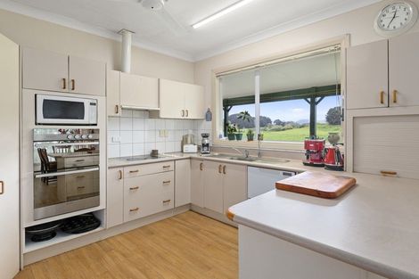 Photo of property in 72 Toi Street, Otaki Beach, Otaki, 5512