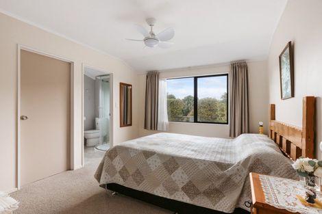 Photo of property in 76 Dalton Drive, Papamoa Beach, Papamoa, 3118