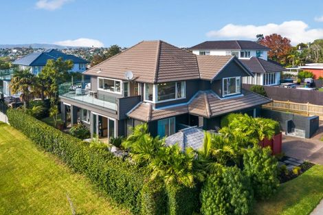 Photo of property in 1/25 Seymour Road, Mellons Bay, Auckland, 2014