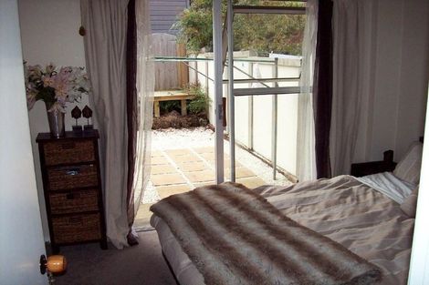 Photo of property in 2/66 Victoria Road, Devonport, Auckland, 0624