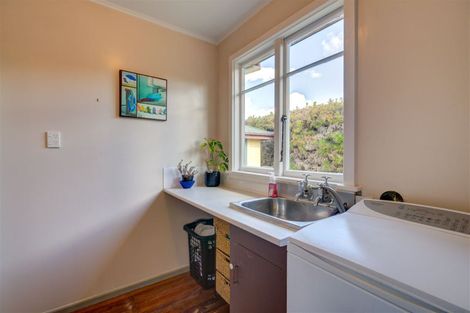 Photo of property in 33 Queens Avenue, Waikuku Beach, 7402