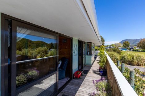 Photo of property in 312e Waikawa Road, Waikawa, Picton, 7220