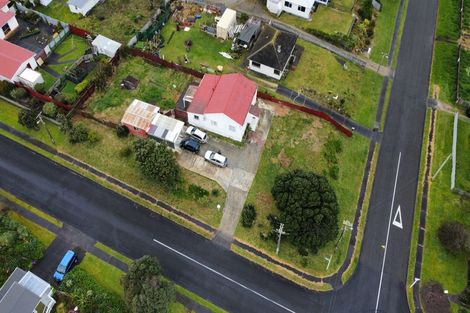 Photo of property in 16 Egmont Street, Castlecliff, Whanganui, 4501